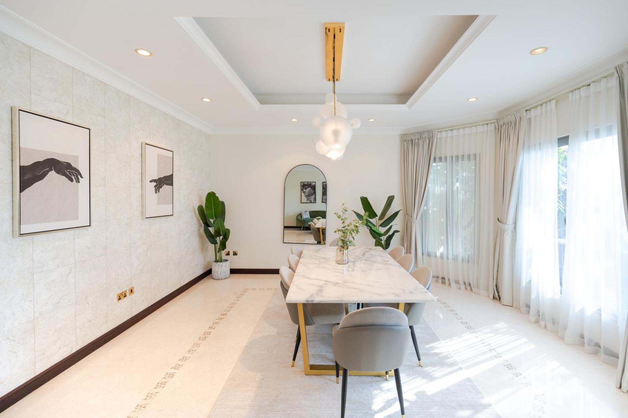 Villa Elegantly Furnished 6br Beachfront Palm Jumeirah