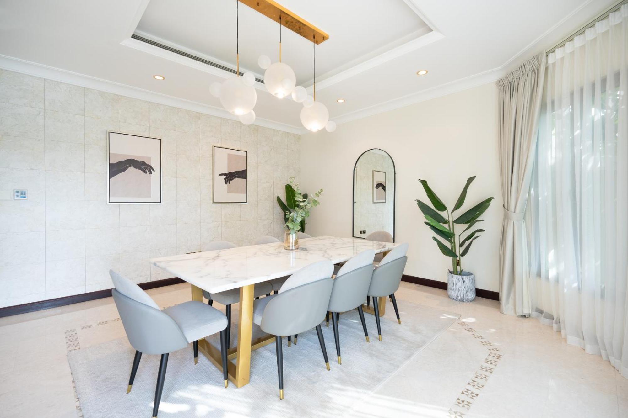 Elegantly Furnished 6br Beachfront Palm Jumeirah