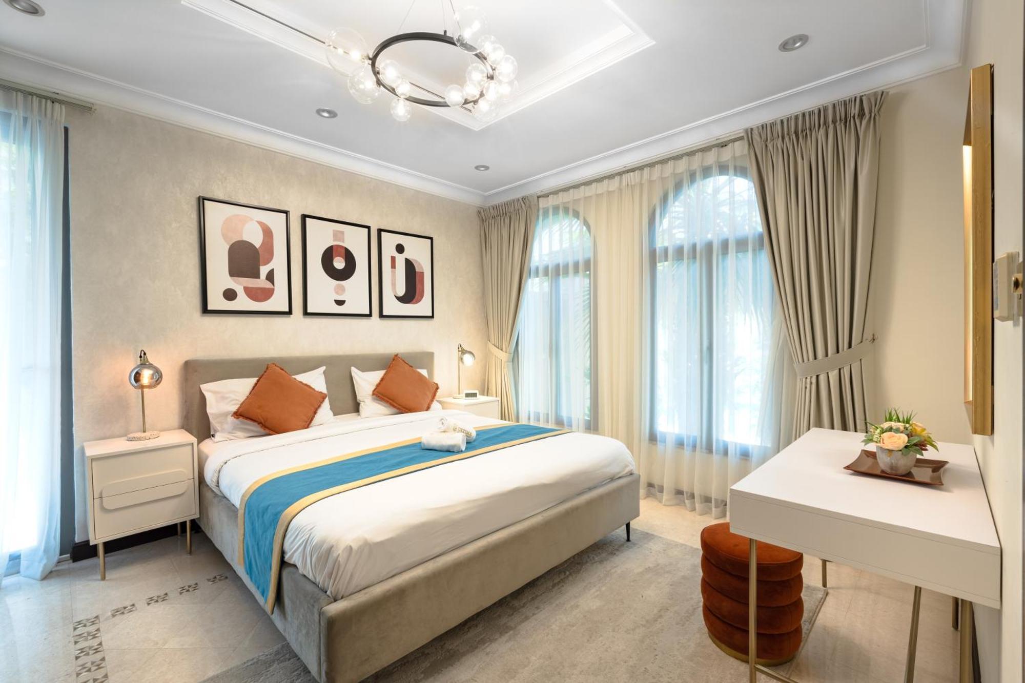 Elegantly Furnished 6br Beachfront Palm Jumeirah Villa Dubai