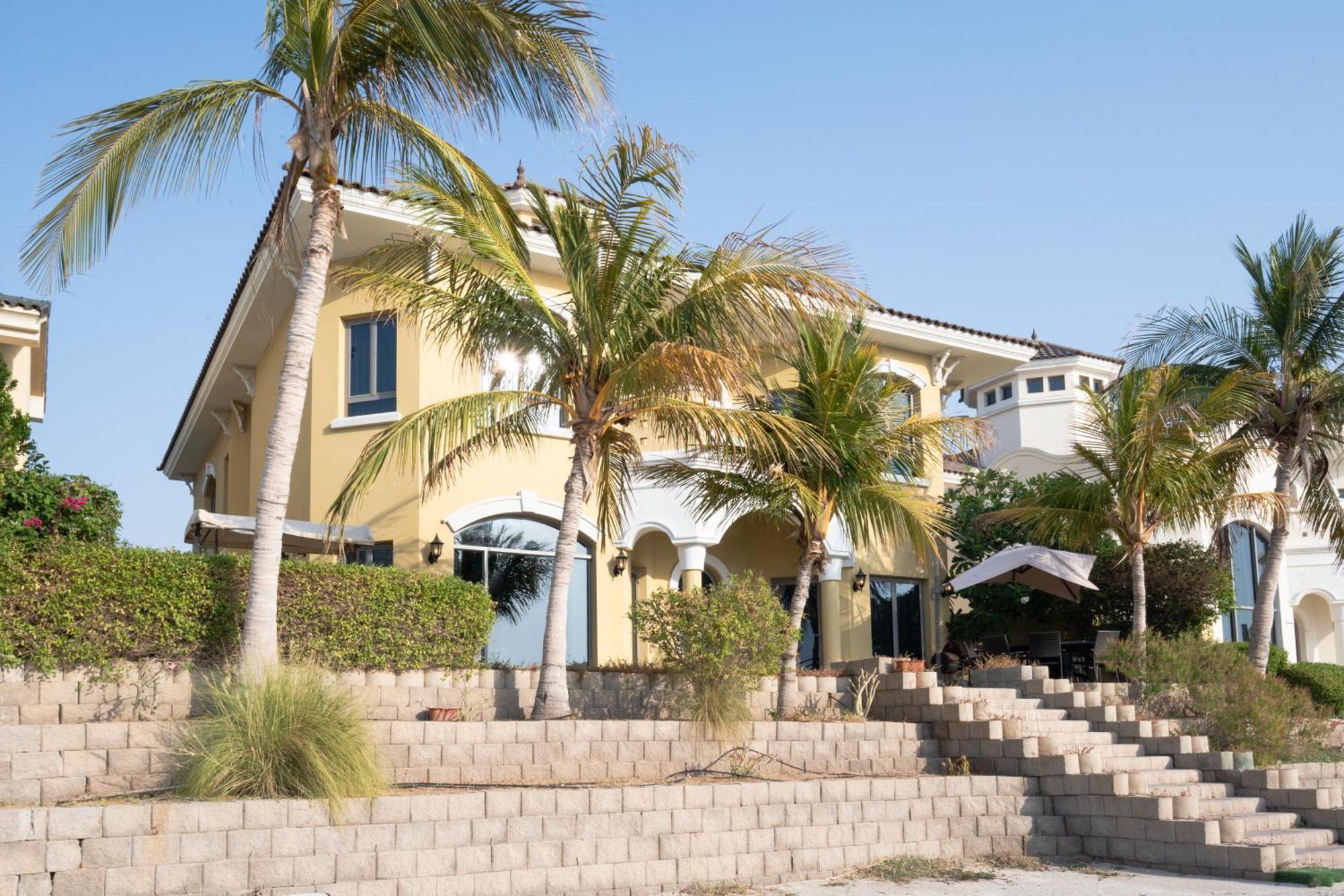 Elegantly Furnished 6br Beachfront Palm Jumeirah Dubai